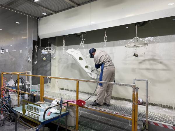 液壓油缸噴漆現場圖