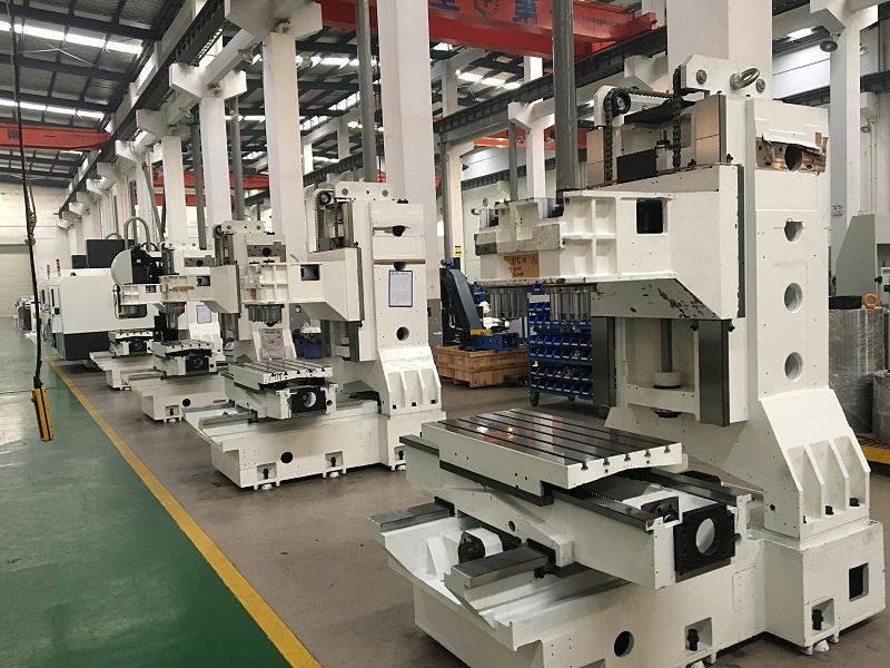 機械設備涂裝廢水處理噴漆現場圖