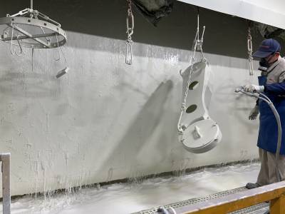 機(jī)器人手臂（噴漆水性漆現(xiàn)場(chǎng)圖）